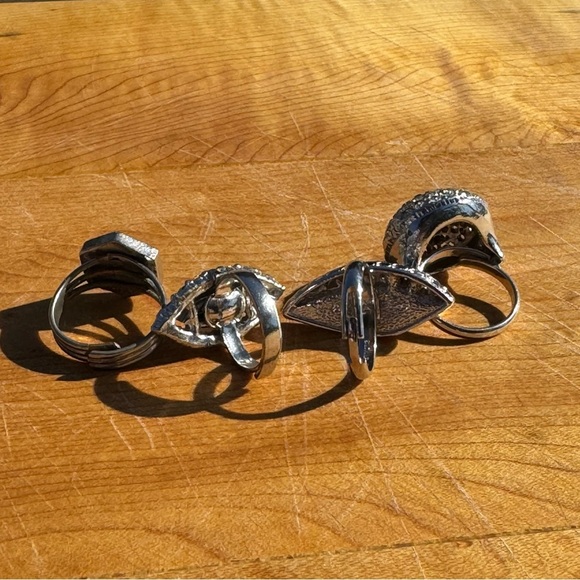 Lot of 4 Vintage Adjustable 90s Silvertone Rings lots of Sparkle Boho Costume - Picture 3 of 12